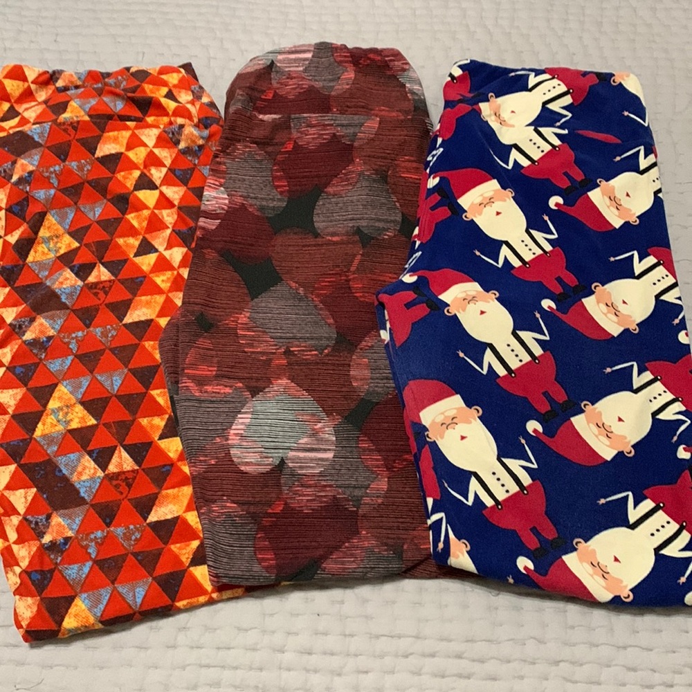 LulaRoe set of 3 Tall and Curvy Leggings. Soft and comfortable! Great condition